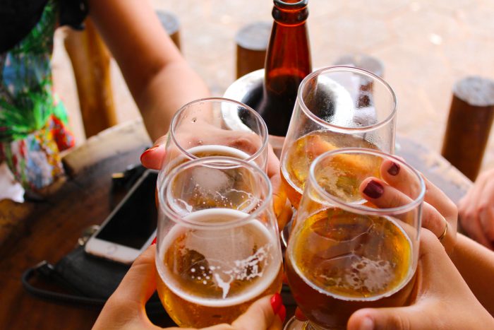 Prefiere cervezas light, ya que tienen menos alcohol, y por lo tanto, menos calorías. 