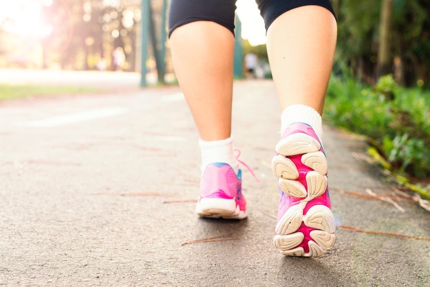 A qué velocidad debes caminar para vivir más tiempo según la ciencia