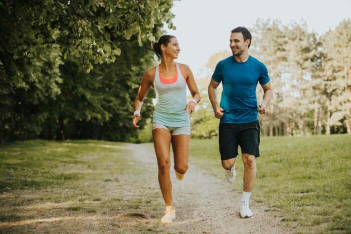 Los beneficios de correr con frecuencia se asocia con una disminución de un 30% de probabilidades de morir de una enfermedad cardiovascular y un 23% de cáncer.