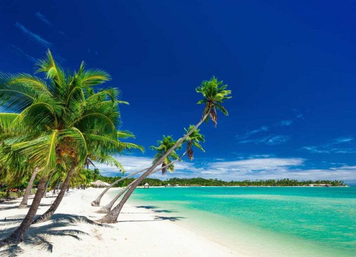 La tranquilidad de las playas de Fiji son el spot perfecto para romancear y pasarla bien