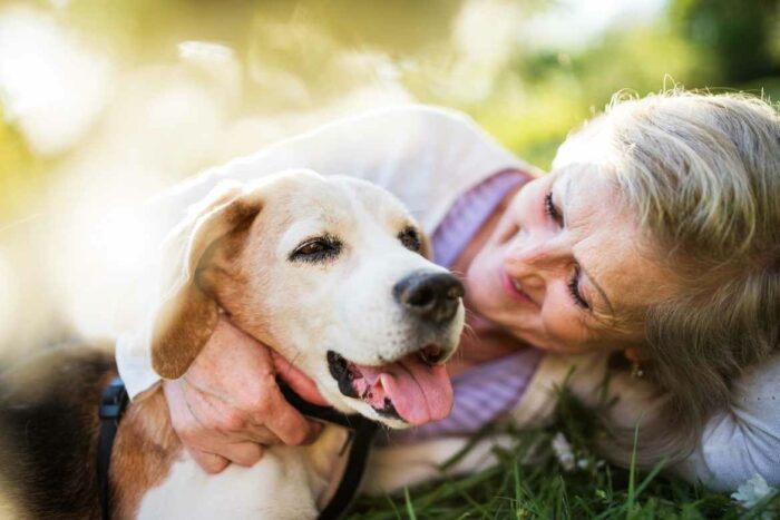 Otro de los grandes beneficios de tener una mascota hace que segregues oxitocina y endorfinas.