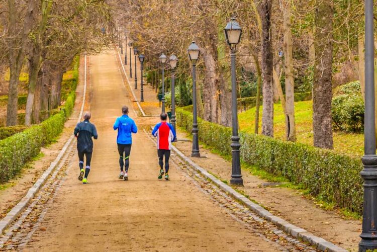 Correr o caminar son ejercicios cardiovasculares que tienen un impacto positivo en tu salud