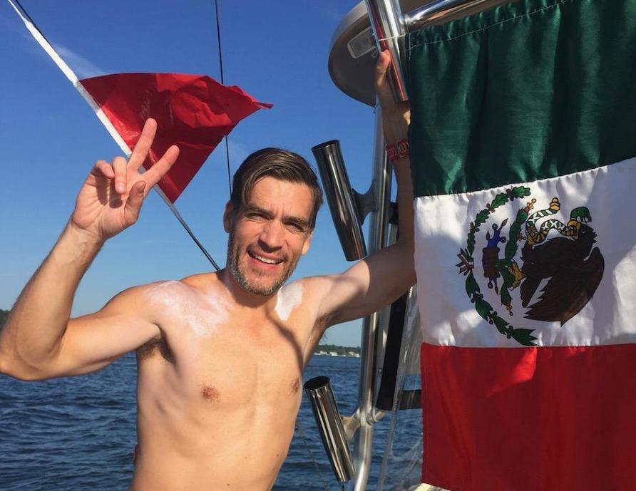 Carlos Acosta: el nadador mexicano que realizará un cruce doble del Canal de la Mancha