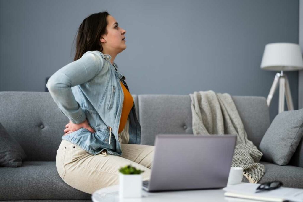 10 Tips para cuidar tu espalda mientras estás sentado