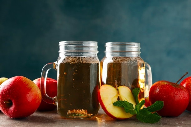 Un shot de vinagre de manzana reduce el apetito, controla los niveles de azúcar en la sangre y estimula la quema de grasa abdominal