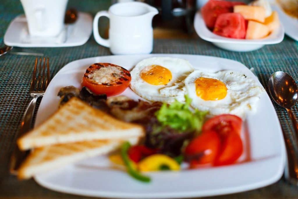 Porqué el huevo debe ser el primer alimento del día para bajar de peso