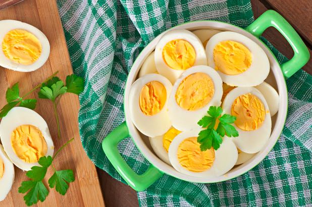 el huevo para desayunar es ideal para ser el primer alimento del día debido a que es rico en proteína