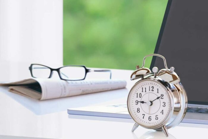 Durante el horario de verano 2022 debes adelantar tu reloj una hora. Se recomienda hacerlo antes de acostarte para despertar con la hora actualizada.