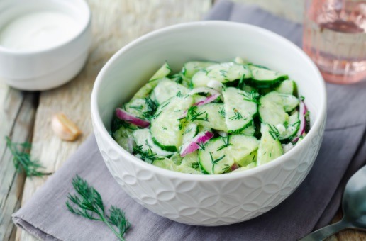 La receta de ensaladas de pepino con cebolla aporta nutrimentos importantes para tu salud