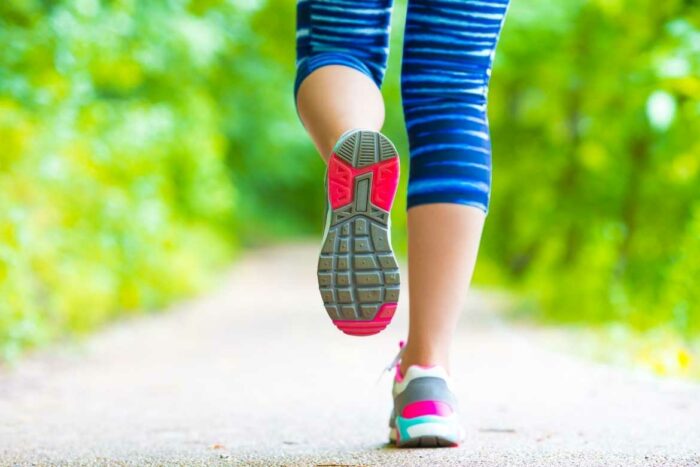Correr es perfecto para estimular la circulación de la sangre en el cuerpo y un gran ejercicio para prevenir várices.