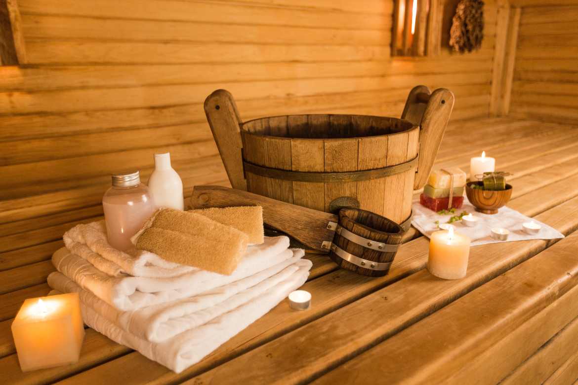 las personas que toman un baño sauna dos o tres veces a la semana, tienen 22% menos riesgo de padecer enfermedades cardiovasculares.