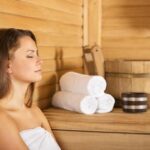 5 Secretos del baño sauna que benefician tu salud y belleza corporal