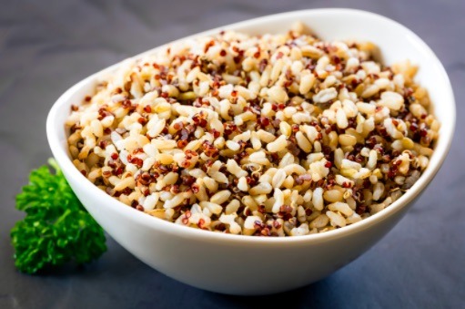 Para las personas intolerantes al gluten o que llevan una dieta libre de gluten, la quinoa es una excelente opción