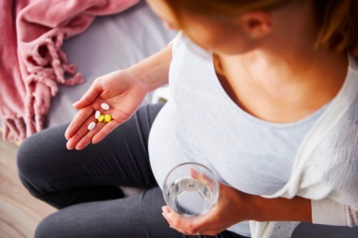 Durante el embarazo es muy importante que las mujeres tomen vitaminas a base de ácido fólico y hierro