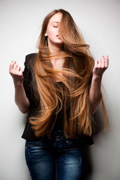 7 Tips para tener un cabello largo, fuerte y saludable desde casa
