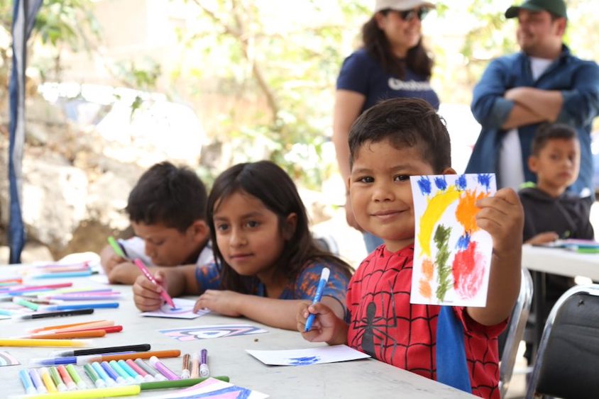  Red BAMX y Chobani lanzaron #PintaXEllos, la iniciativa para ayudar durante junio a combatir la desnutrición de las familias mexicanas que se encuentran en carencia alimentaria.