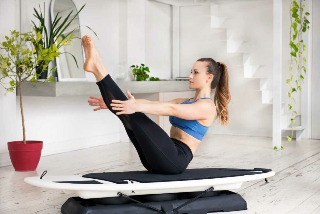 4 Posiciones de yoga para adelgazar y moldear tu figura