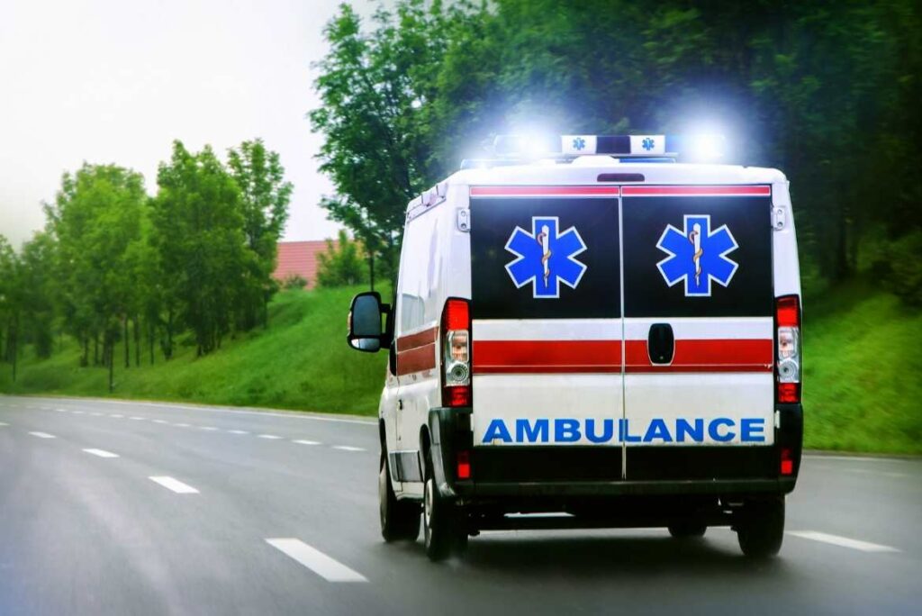 Ambulancia programada que gestiona el traslado hospitalarios dentro del territorio nacional, con servicio 24 horas, los 365 días del año.