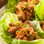 Tacos de lechuga: una receta oriental rica en proteína y sabor
