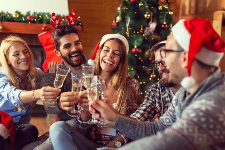 Brinda con sidra espumosa esta Navidad, brindar con una sidra espumosa de manzana esta Navidad, una bebida que aporta beneficios a tu salud.