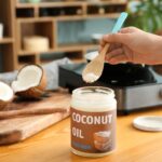 Aceite de coco para guisar: pros y contras de usarlo en la cocina