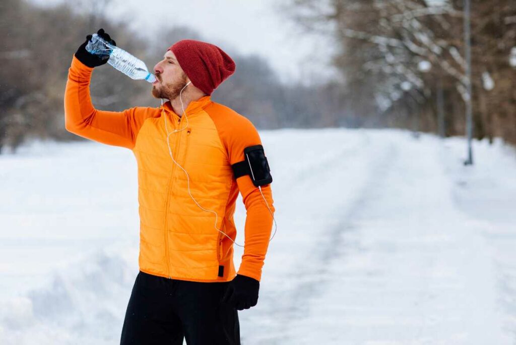 Mantenerte hidratado es fundamental para la salud respiratoria, incluso en invierno.